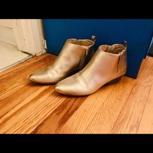 Old Navy Pointy Gold Shoes Size 10 Women